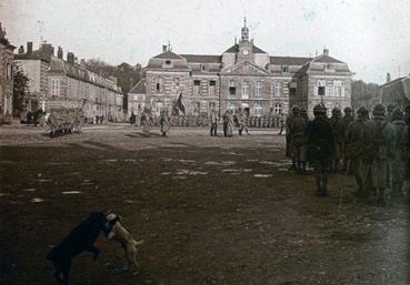 Iconographie - Revue militaire à la caserne