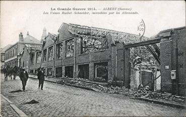 Iconographie - Les usines Rochet-Schneider, incendiées par les Allemands