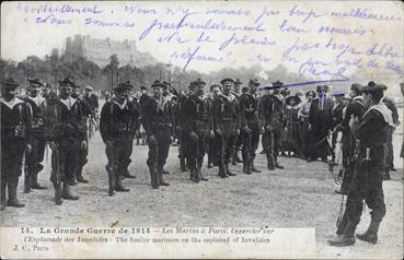 Iconographie - Les marins à Paris, l'exercice sur l'esplanade des Invalides