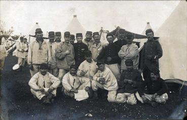 Iconographie - Pose de soldats du 114e régiment d'infanterie