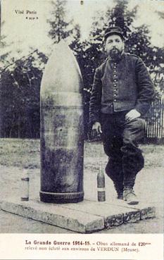 Iconographie - Obus allemand de 420mm relevé non éclaté aux environs de Verdun