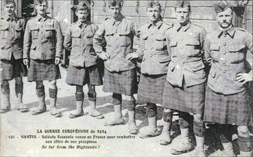 Iconographie - La guerre européenne - Soldats écossais venus en France pour combattre aux côtés de nos pioupioux