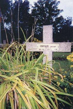 Iconographie - Croix sur la tombe du combattant mort pour la France Constant Coutaud