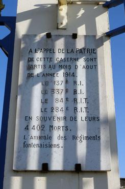 Iconographie - La caserne d'infanterie Chaffault - Plaque à l'appel de la patrie