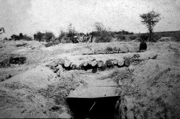 Iconographie - Position de batterie du 12 mai au 5 Juin - Entrée de la case