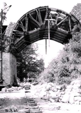 Iconographie - Reconstruction du viaduc de La Pêcherie