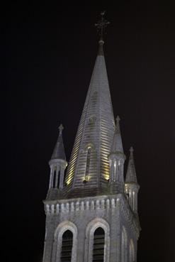 Iconographie - Le clocher de l'église illuminée