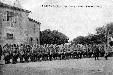 Iconographie - Le 8° Chasseurs à pied en tenue de campagne