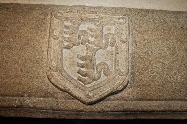 Iconographie - Château du Breuil - Blason sur le manteau de la cheminée