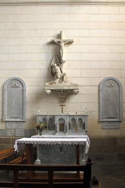 Iconographie - L'autel Saint Joseph surmonté du soldat au pied du calvaire