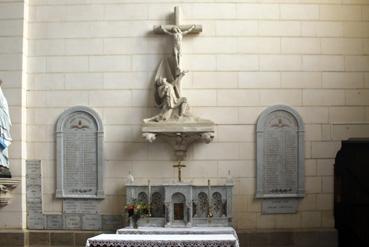 Iconographie - L'autel Saint Joseph surmonté du soldat au pied du calvaire