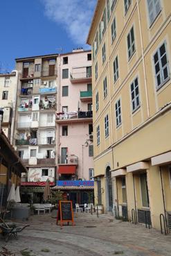 Iconographie - Immeubles dans le vieux quartier