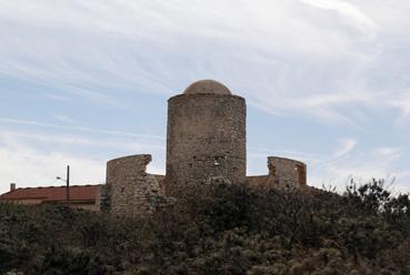 Iconographie - Moulin et silo à grains en ruines