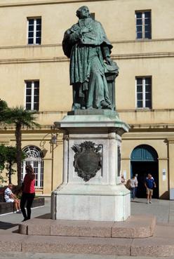 Iconographie - La statue du cardinal Joseph Fesch