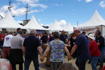 Iconographie - Touline au Trophé Hayet à Vannes menant une grand'danse