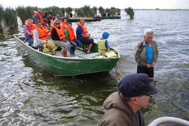 Iconographie - Fête des pêcheurs à Passay - Spectateurs pour le coup de senne