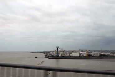 Iconographie - Le chantier naval vu du pont de Saint-Nazaire