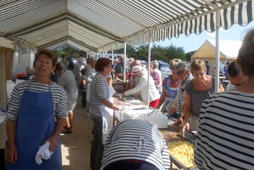 Iconographie - Fête des Gars d'la Côute - Service des repas