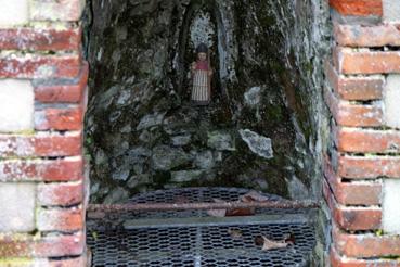 Iconographie - La fontaine Saint-Rachoux