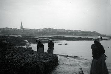 Iconographie - Promenade dans les rochers