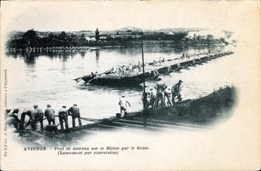 Iconographie - Pont de bateaux sur le Rhône par le Génie (lancement par conversion)