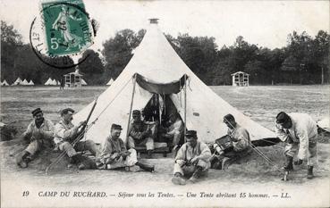 Iconographie - Camp du Ruchard - Séjour sous les tentes - Une tente abritant 15 hommes.