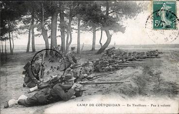 Iconographie - Camp de Coëtquidan - En tirailleurs - Feu à volonté