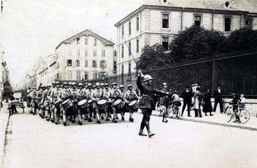 Iconographie - Parade militaire