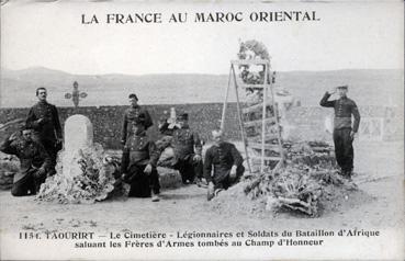 Iconographie - Taourirt - Le cimetière - Légionnaires et soldats du bataillon d'Afrique
