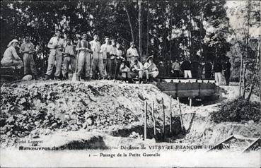 Iconographie - Manoeuvre du 5e régiment (août 1906) - Passage de la Petite Guenelle 