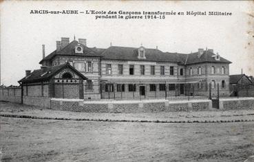 Iconographie - L'école des garçons transformée en hôpital militaire pendant la guerre 1914-15