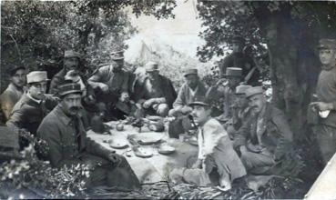 Iconographie - Repas en plein air