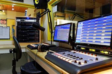 Iconographie - Le studio de la radio de Neptune FM