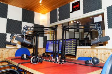 Iconographie - Studio de la radio Neptune FM