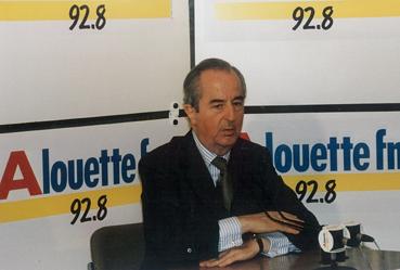 Iconographie - Edouard Balladur dans les studios Alouette FM