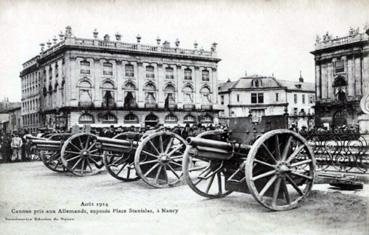 Iconographie - Canons pris aux Allemands exposés place Stanislas