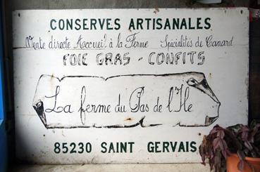 Iconographie - Enseigne de la famille Piteau, productrice de foie gras