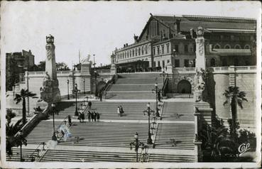 Iconographie - L'escalier monumental de la gare