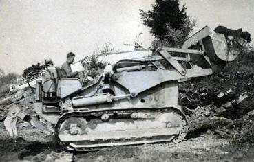 Iconographie - Bulldozer de la carrière des Lombardières