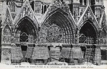 Iconographie - Incendie et bombardement de Reims - Portail de la cathédrale