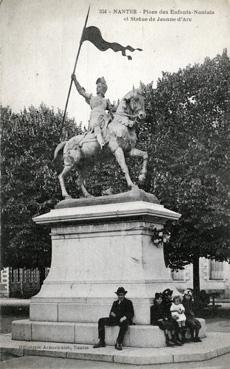 Iconographie - Place des Enfants nantais et statue de Jeanne-D'Arc