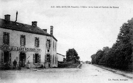 Iconographie - L'Hôtel de la Gare et l'entrée du bourg