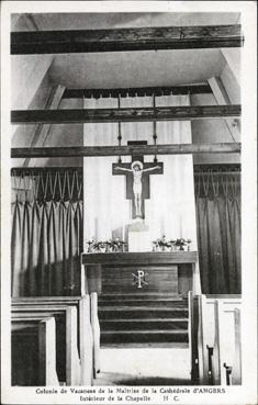 Iconographie - Colonie de vancances de la maîtrise de la cathédrale d'Angers - Intérieur de la chapelle