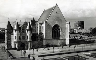 Iconographie - Le petit château et la chapelle