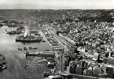 Iconographie - Alger - Vue générale vers le Sud, le port et les gares maritimes