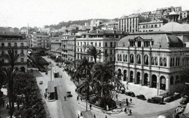 Iconographie - Alger - La place de l'opéra et la rue Dumont-d'Urville