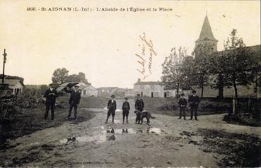 Iconographie - L'abside de l'église et la place