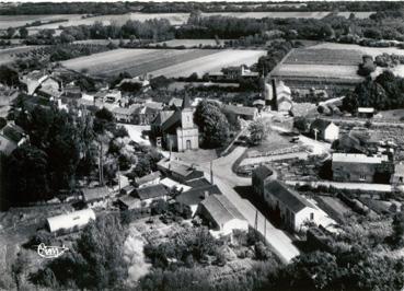 Iconographie - Vue aérienne du bourg