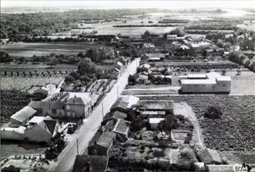 Iconographie - Vue aérienne du bourg