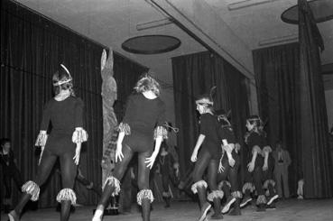 Iconographie - Gala de danse des Oeuvres Laïques au Palais des Congrès